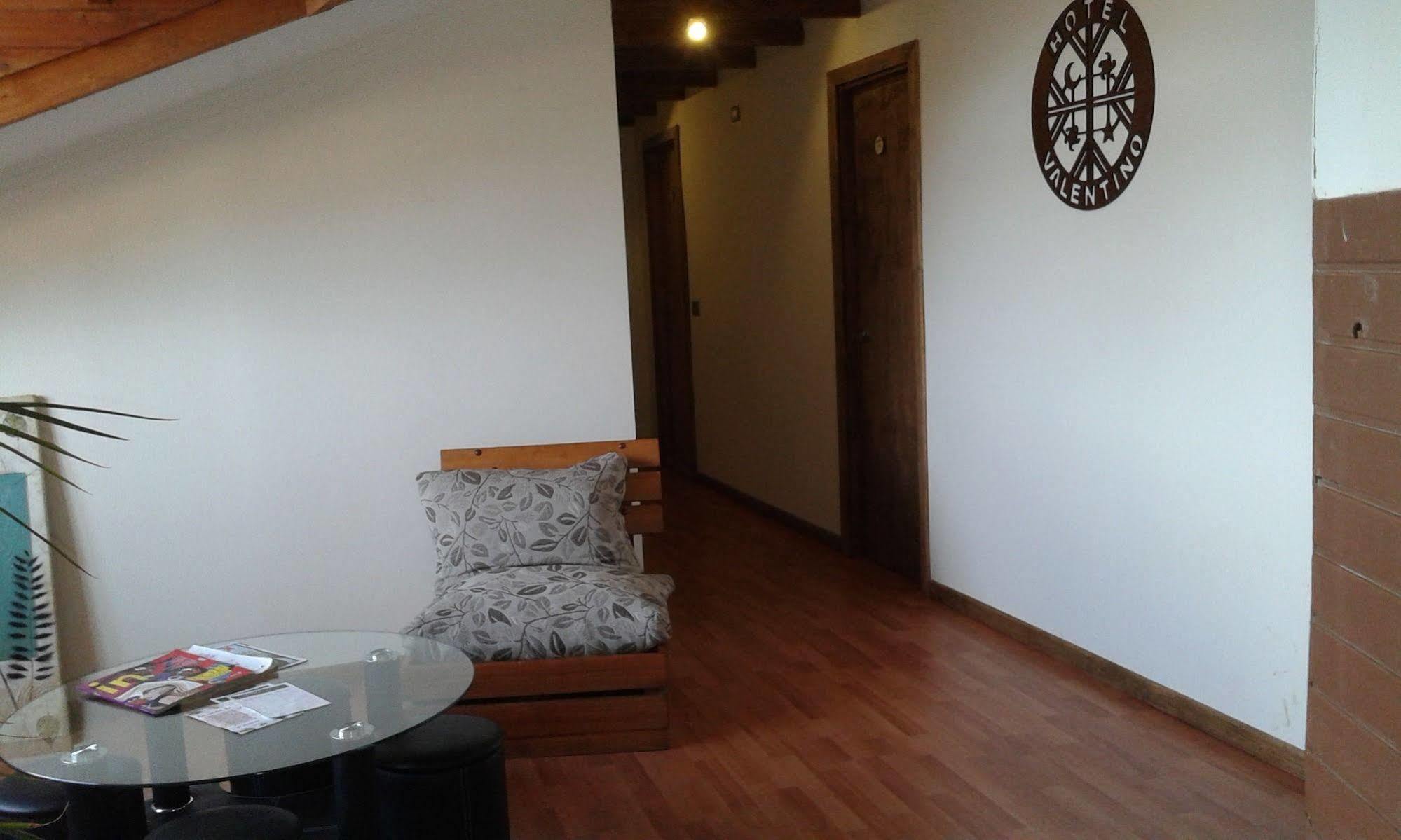 Hostal Valentino Villarrica Buitenkant foto